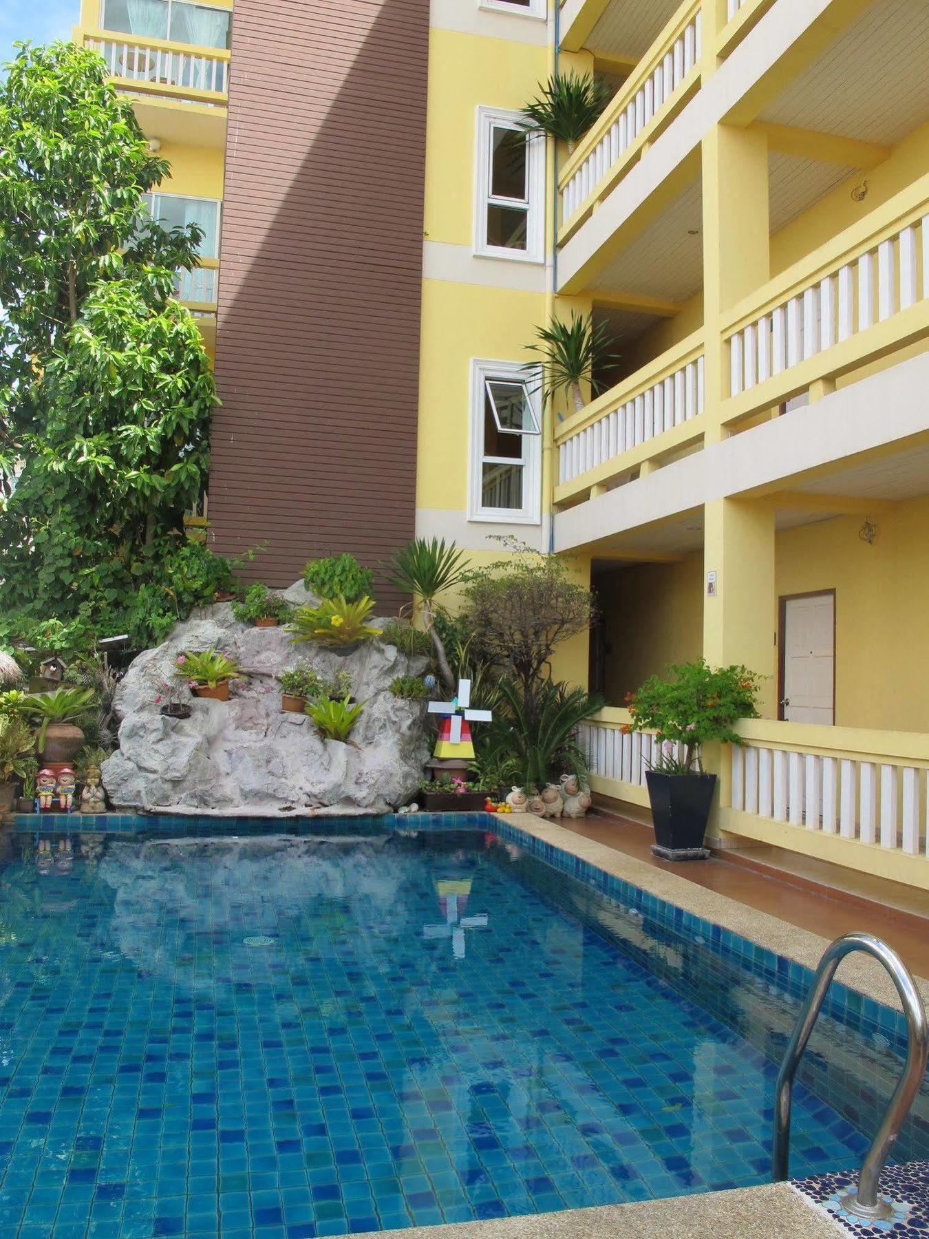Pius Place Pattaya Exterior foto